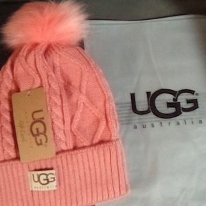 UGG pom pom beanie